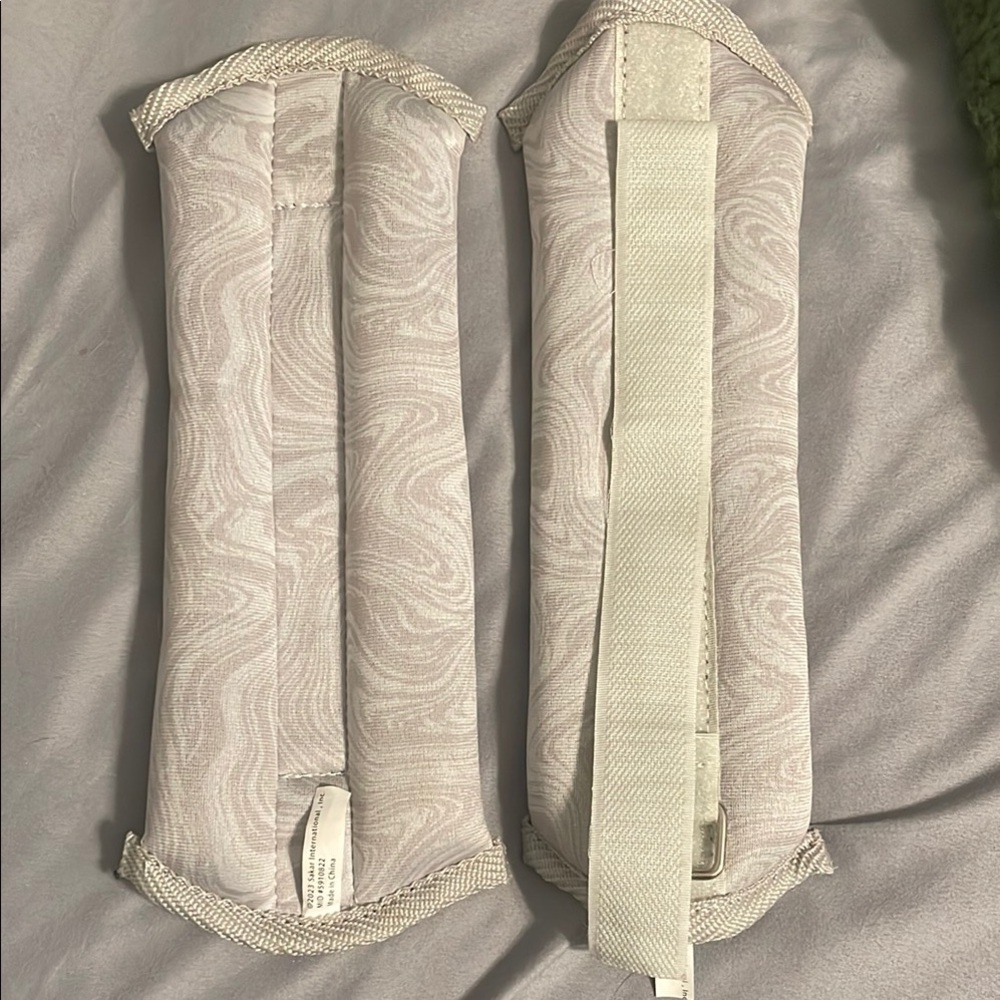 White and Gray Swirl Patterned Ankle Weights